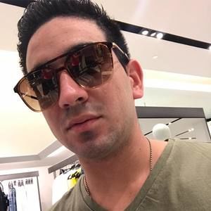 Meet your Posher, Dariel